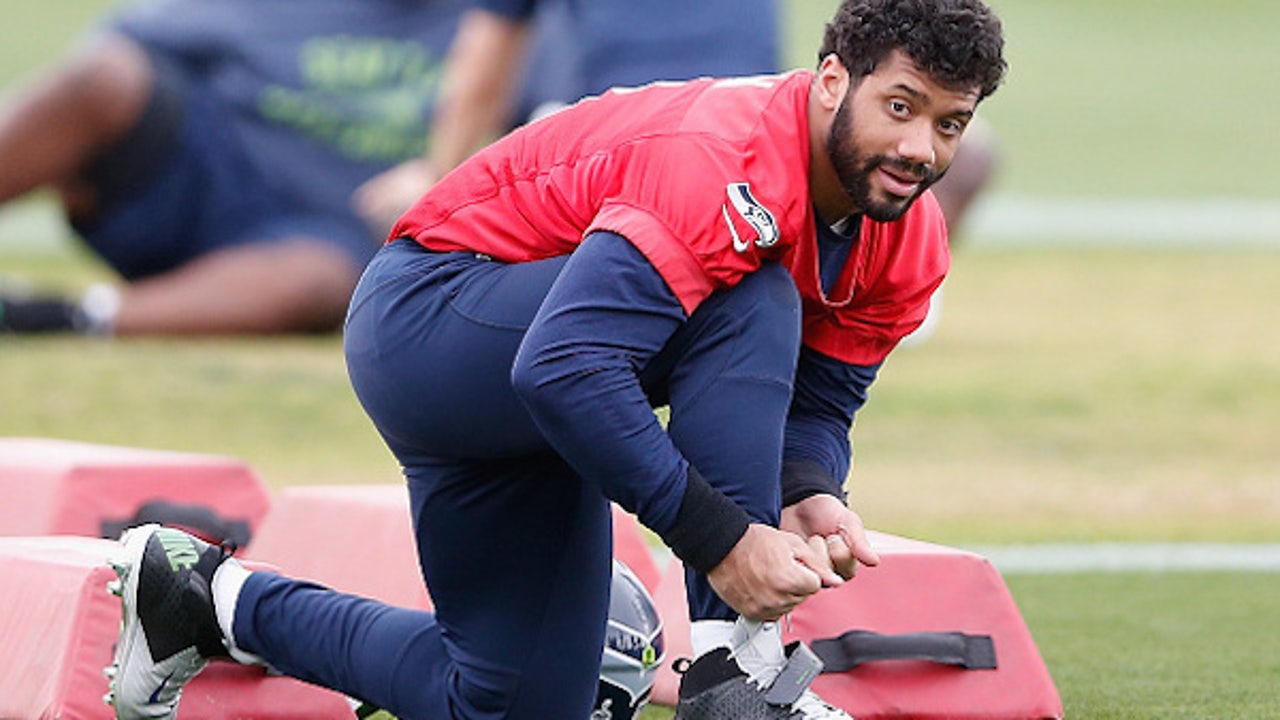 Russell Wilson remains silent on contract talks with Seattle